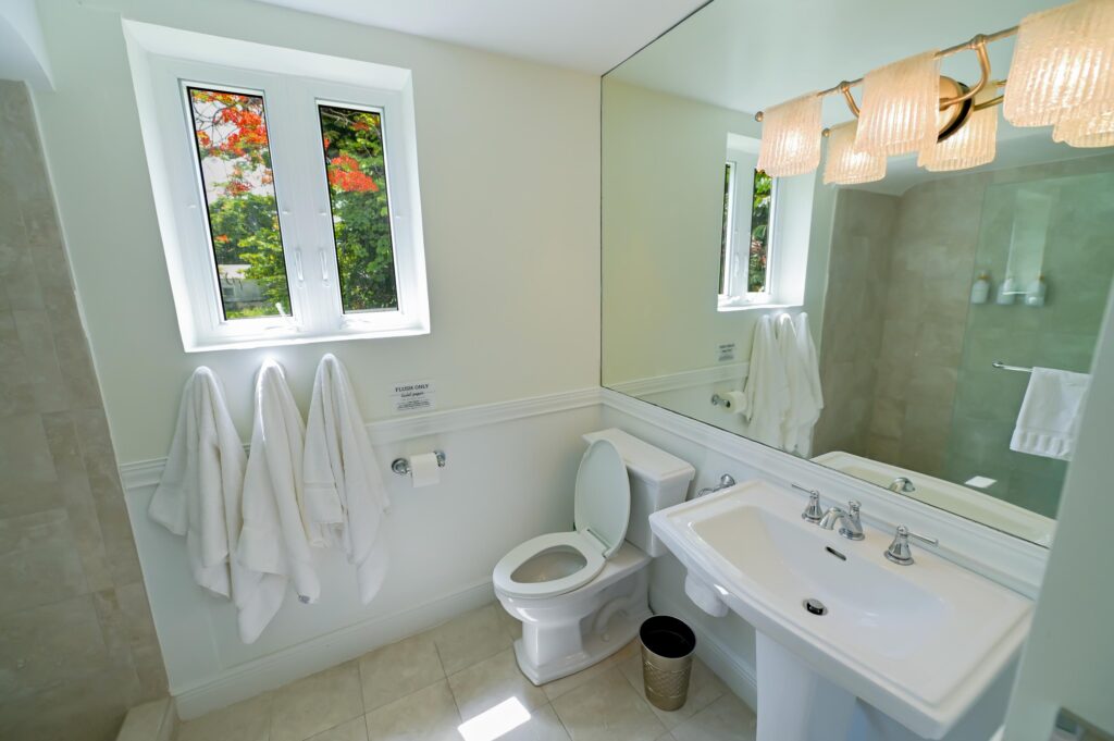 Nassau Bahamas Private House Rental Mar Y Sol Bathroom Downstairs 1