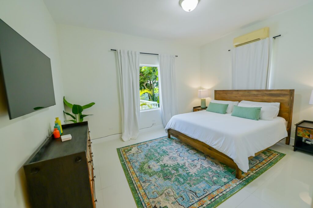 Waterfront Beach House Downstairs Bedroom Nassau Bahamas Private House Rental Mar Y Sol 1