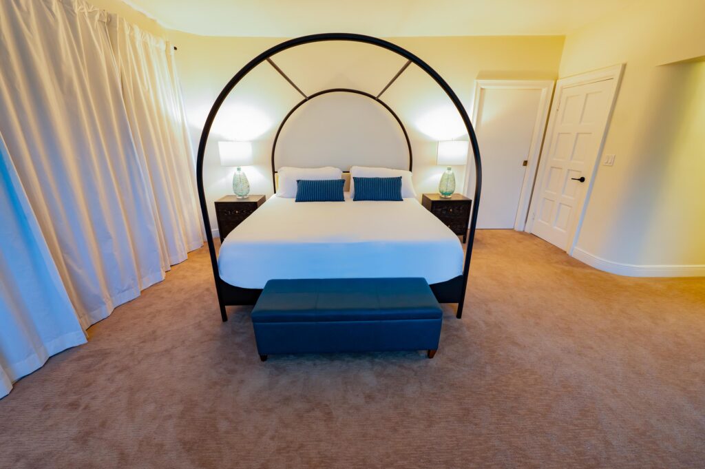 Waterfront Beach House Master Bedroom 2 Junior Suite Room Nassau Bahamas Private House Rental Mar Y Sol 2