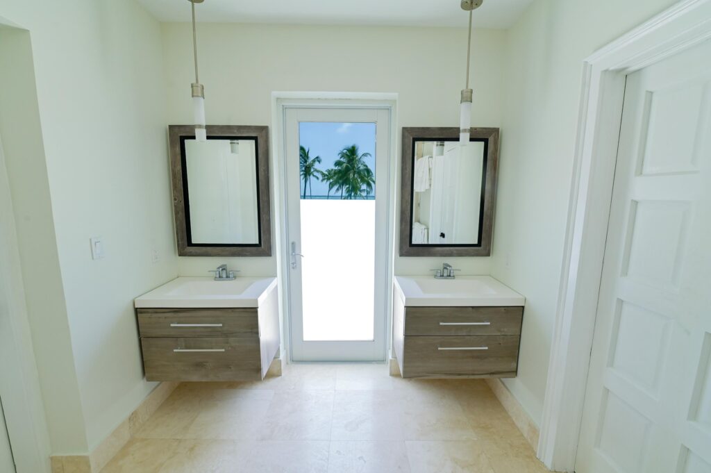 Waterfront Beach House Master Bedroom 2 Junior Suite Room Nassau Bahamas Private House Rental Mar Y Sol Sinks