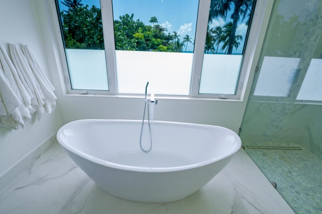 Waterfront Beach House Master Bedroom Room Nassau Bahamas Private House Rental Mar Y Sol Bathtub